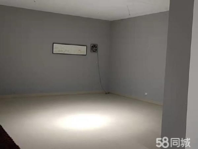 株洲市石峰区位置优越，可做家具建材仓库，厂房，门面