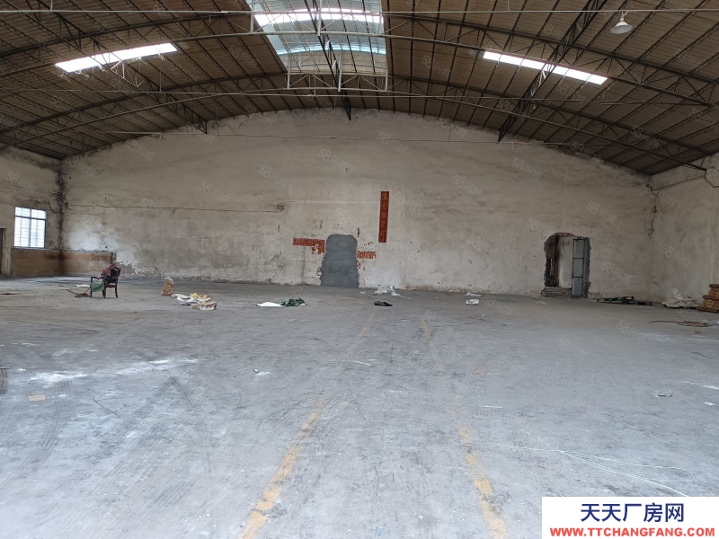 (出租) 佛山顺德龙江单一层仓库出租600平方，大路边上，可以进大车，水电齐全