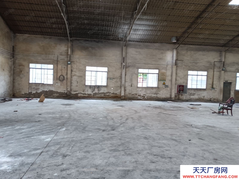 (出租) 佛山顺德龙江单一层仓库出租600平方，大路边上，可以进大车，水电齐全