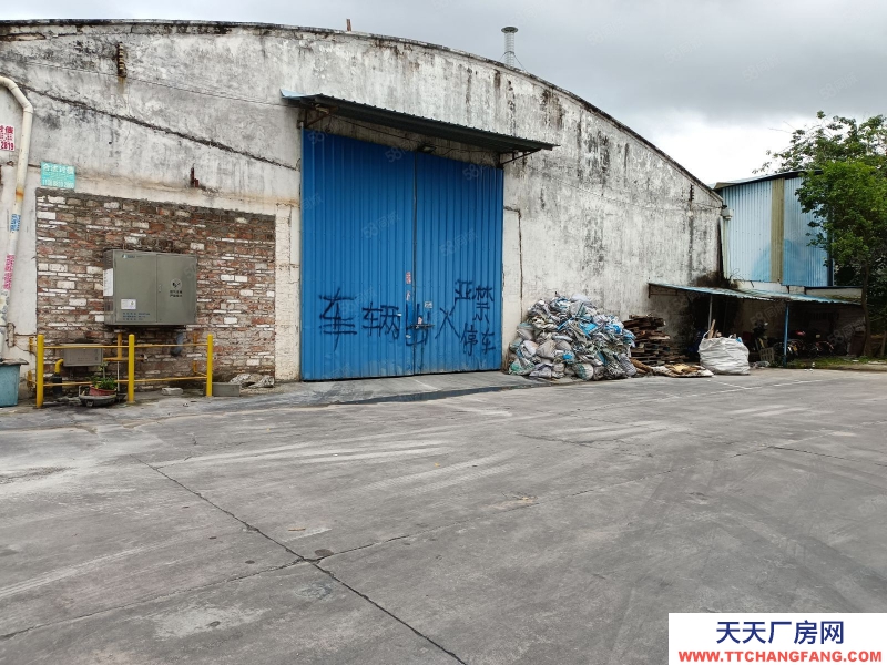(出租) 佛山顺德龙江单一层仓库出租600平方，大路边上，可以进大车，水电齐全