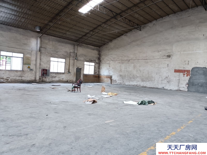 (出租) 佛山顺德龙江单一层仓库出租600平方，大路边上，可以进大车，水电齐全