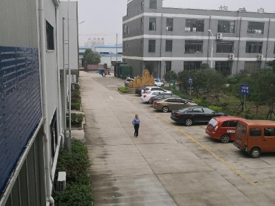 (出租) 安庆桐城位于新车管所附近，一楼1800平，二楼600平精装修办公楼图1
