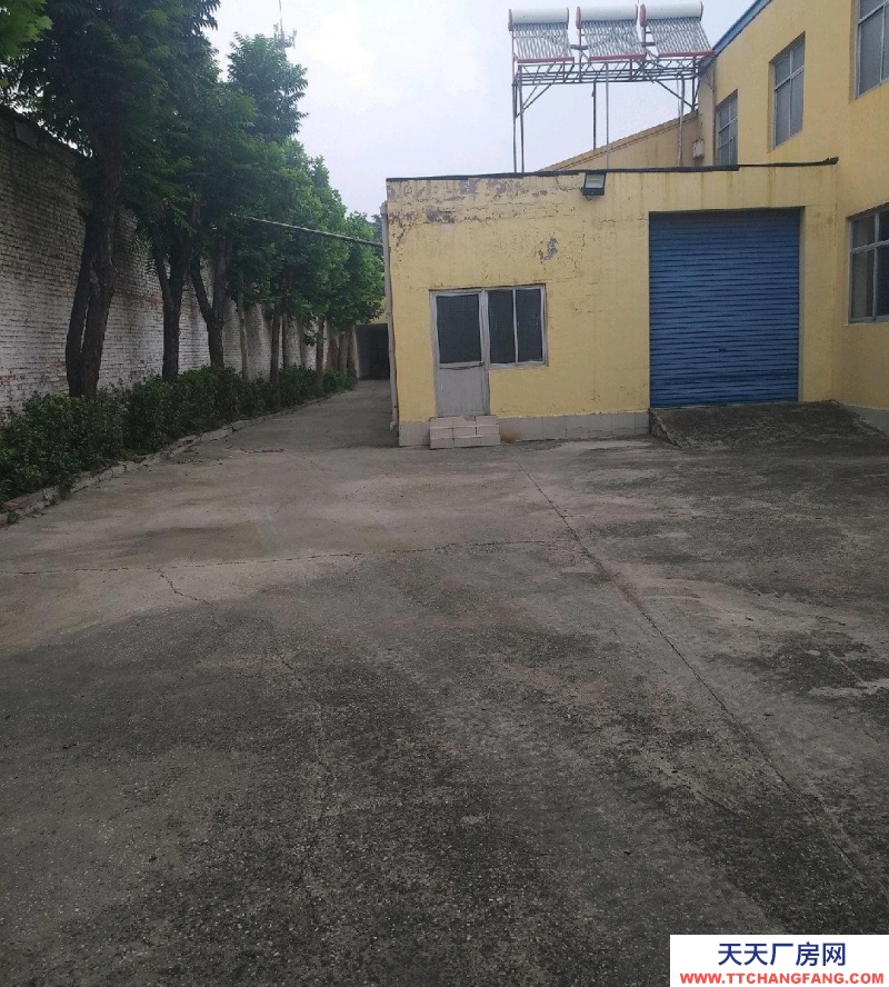 唐山 路南  房子位于复兴路60号，紧邻马路，交通方便。