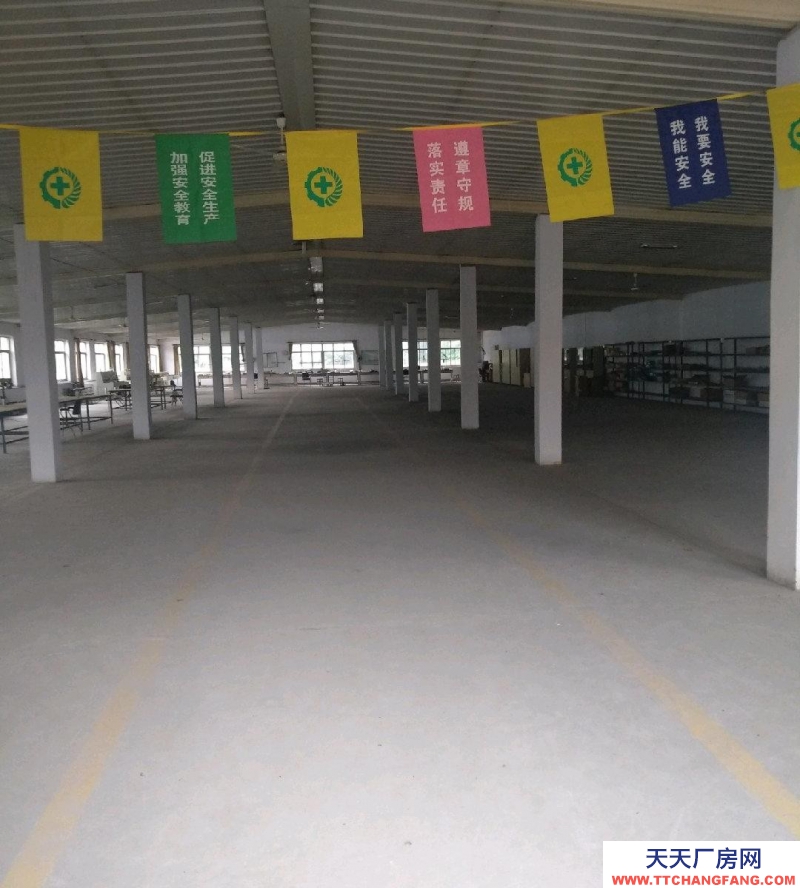 唐山 路南  房子位于复兴路60号，紧邻马路，交通方便。