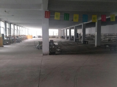 唐山 路南  房子位于复兴路60号，紧邻马路，交通方便。图1