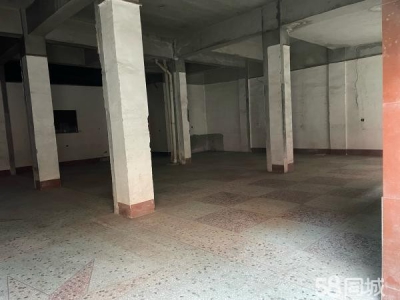 益阳市南县区 现有三间门面150平米，不带装修，无转让费图1