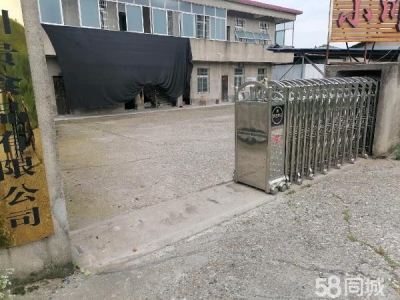 益阳市南县区厂房靠近沱江，能方便进出大货车。有上下2层仓库，带2套货梯。图2