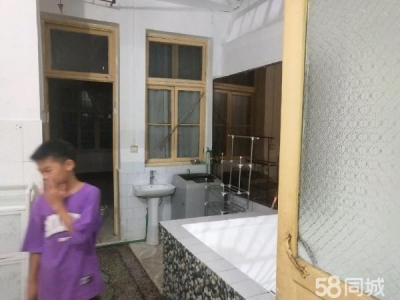 益阳市南县区戏台坪住房出租，一层二层均可出租图2