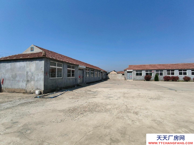 海阳市七十间房同透明亮，可办公办厂，院子宽敞，停车方便，交通便利