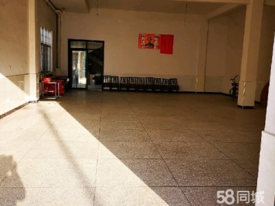 常德市汉寿县此仓库交通方便，防潮做得相当好，欢迎承租。图1