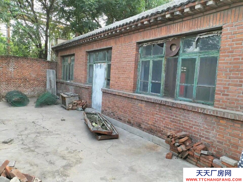 唐山 开平 水电齐全，交通便利，可进大车，可当厂房可当仓库可办公。