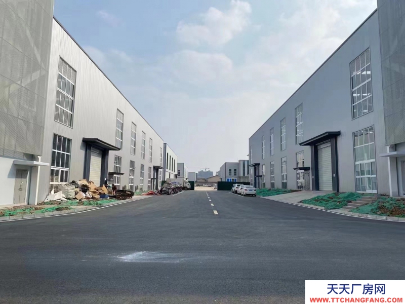 园区直招商行业宽松，食品可入园，证件齐全，交通发达