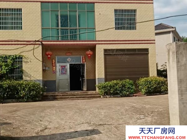 衡阳市雁峰区南二环贺雷冲衡铁运校旁，210方院子350平方