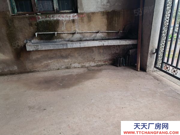 衡阳市石鼓区角山三星村厂房室内肆佰方室外陆佰方，交通便利