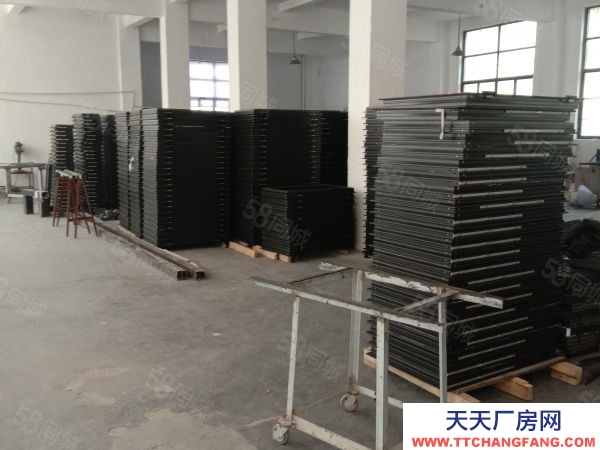无锡江阴周庄工业园，独门独户3400平，集体土地，一切配套齐全。