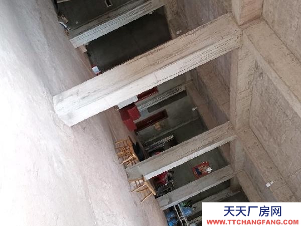 衡阳市衡阳县建筑面积上下两层750平方，另外有1500平方的场地，