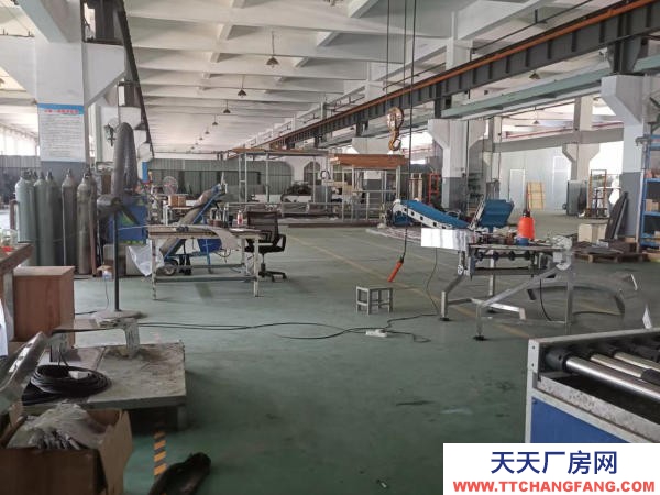 无锡滨湖胡埭1000平方标准厂房，有环氧地坪，有行车，近国道