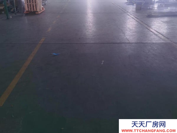 无锡滨湖胡埭1000平方标准厂房，有环氧地坪，有行车，近国道