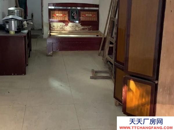 衡阳市衡南县 车库位于衡南县三塘镇太平洋小区，交通便，