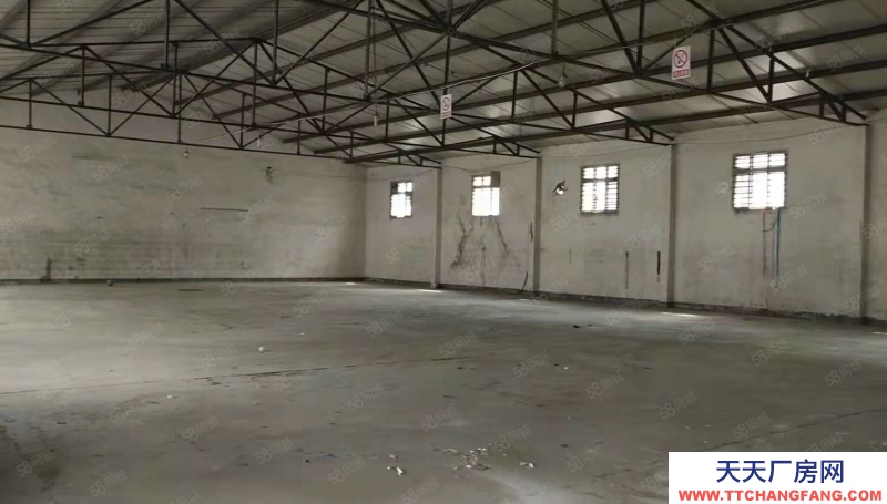 (出租)西安雁塔 东郊长鸣路，三环以里，库房二套紧邻路边可进半挂车