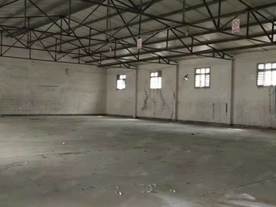 (出租)西安雁塔 东郊长鸣路，三环以里，库房二套紧邻路边可进半挂车图1