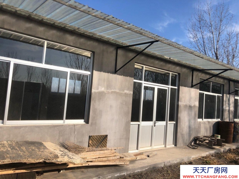 潍坊诸城新盖四间大屋及院，可用于居住，养殖，厂房！