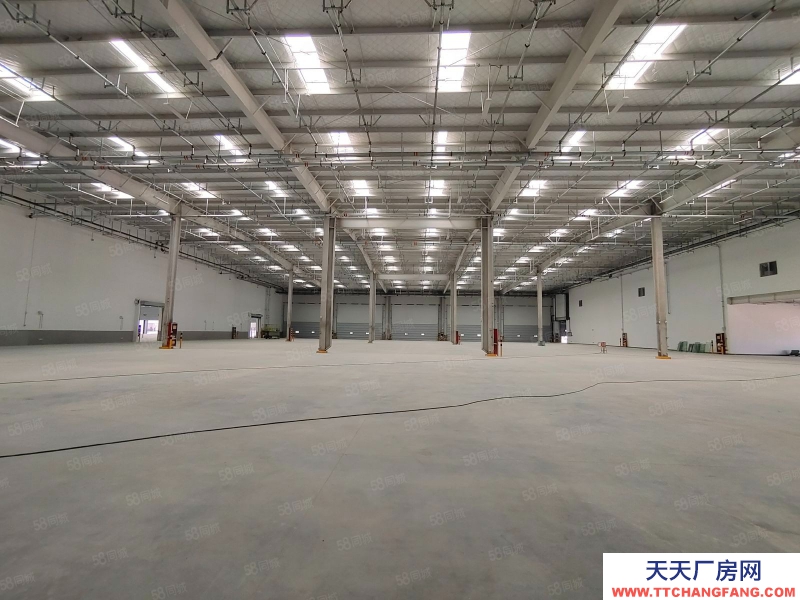 (出租)西安未央区 天章大道，草滩及高新有大面积单层厂房出租业态不限！