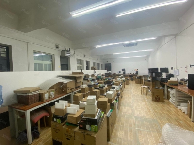 (出租)西安雁塔雁引路东伍村1500平多功能房诚意招租，带办公住宿图1