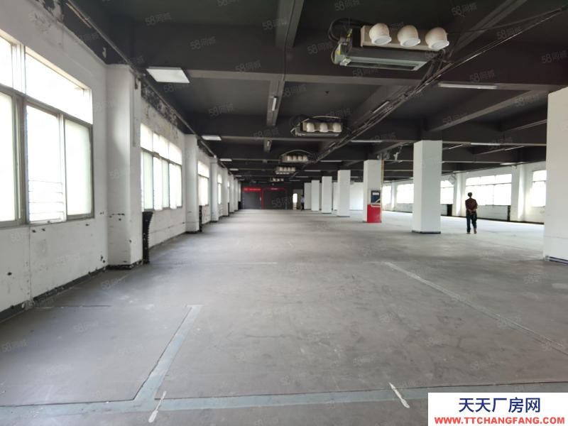 (出租) 西安雁塔高新区，太白南路地铁口，工业厂房，带空调，整层出租！