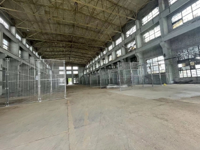 (出租) 西安灞桥东郊纺织城地铁口独院25000（汽车类型市场招租）图2
