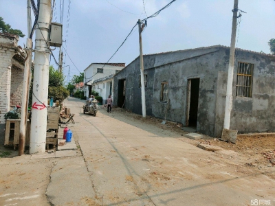 济宁市中新建房屋，独门独院门窗水电齐全，图1