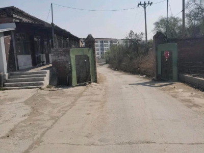 (出租) 市政处旁独立大院，临街主路，有水电，有办公室图2