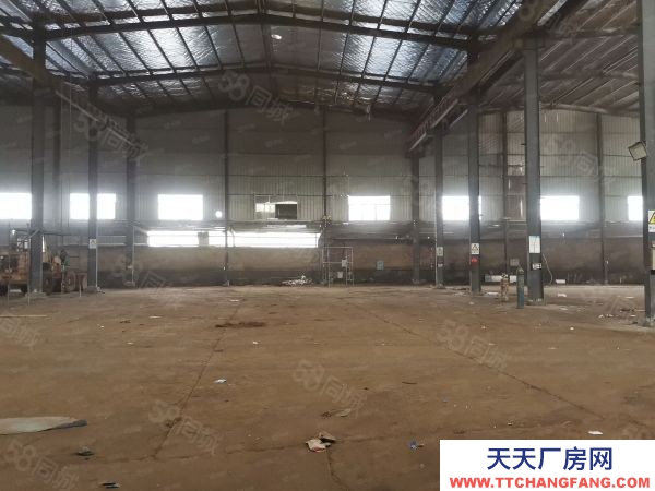 湘潭市雨湖区北二环路标准钢构厂房出租，配备多台行车