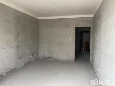 常州溧阳仓库出租，东门大统华对面，运输货物交通便利，道路宽敞。图1