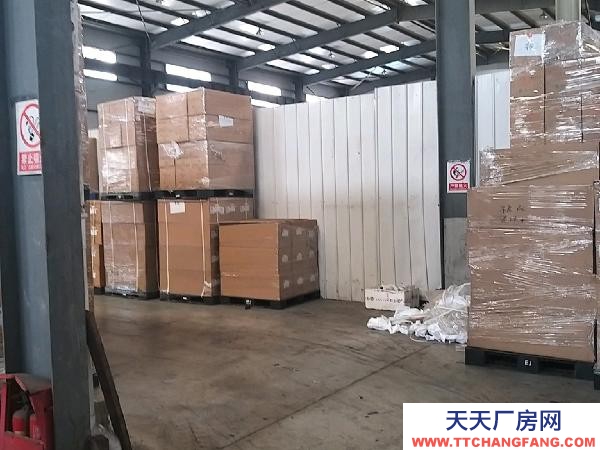 常州溧阳仓库位于公路旁，交通方便，能进大货车