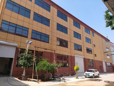 济宁邹城砖混加钢结构，停车交通方便，水电，齐全图1