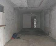 (出租) 交通方便，价格便宜，主干道旁边