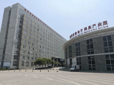 温州龙湾(出租) 瑶溪近轻轨1600方仓库可分割17元平，免费停车