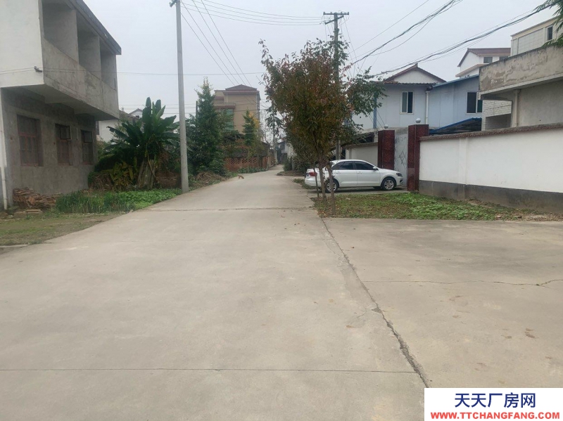 (出售)汉中汉台水电齐全，交通方便，适合生活居住、养殖、办小型工厂。