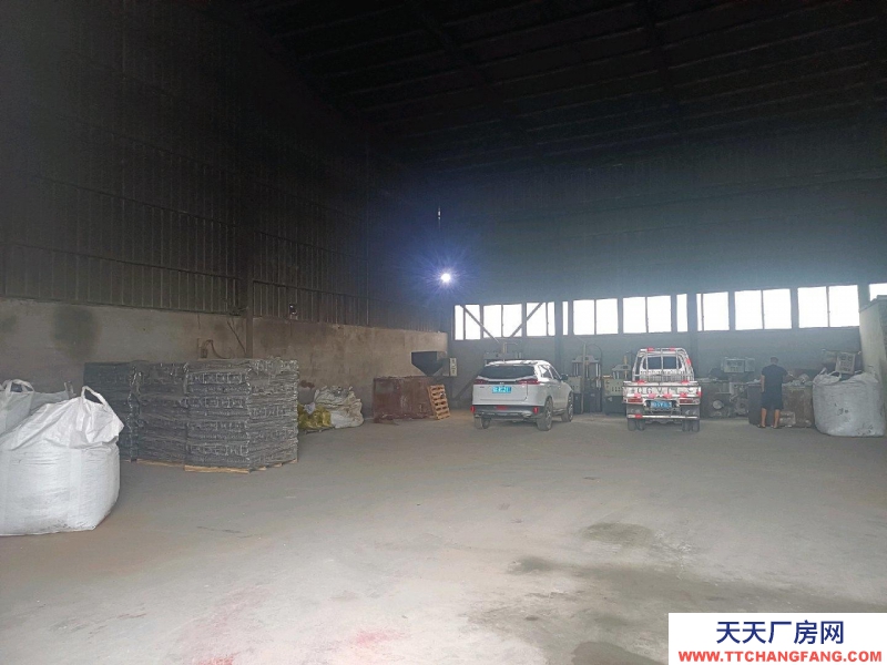 临沂郯城钢结构高约10米，长约60米，场地面积约5000平