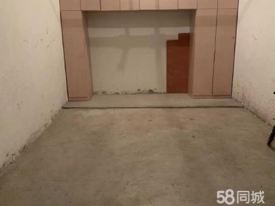 邵阳市大祥区颐和苑小区内地上车（仓）库，可停车，可放货。图1