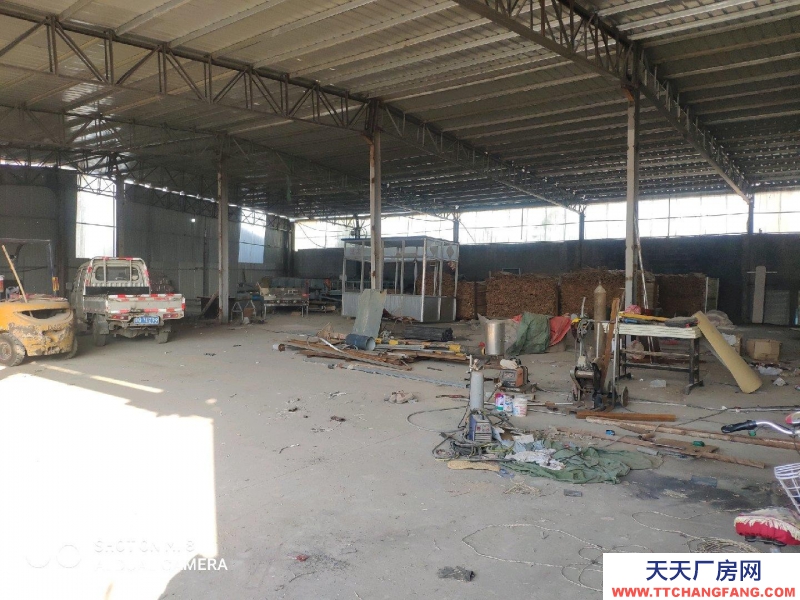 临沂费县西327国道北2亩，厂房800平和饭店门头五间一处
