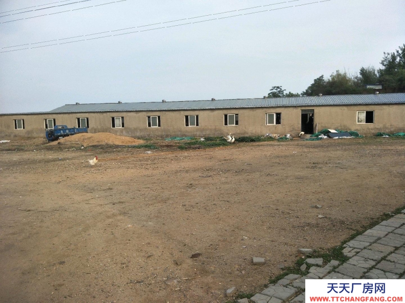 秦皇岛 山海关 位于山海关外环路旁，独立大院，三项电，厂房2000多平米。