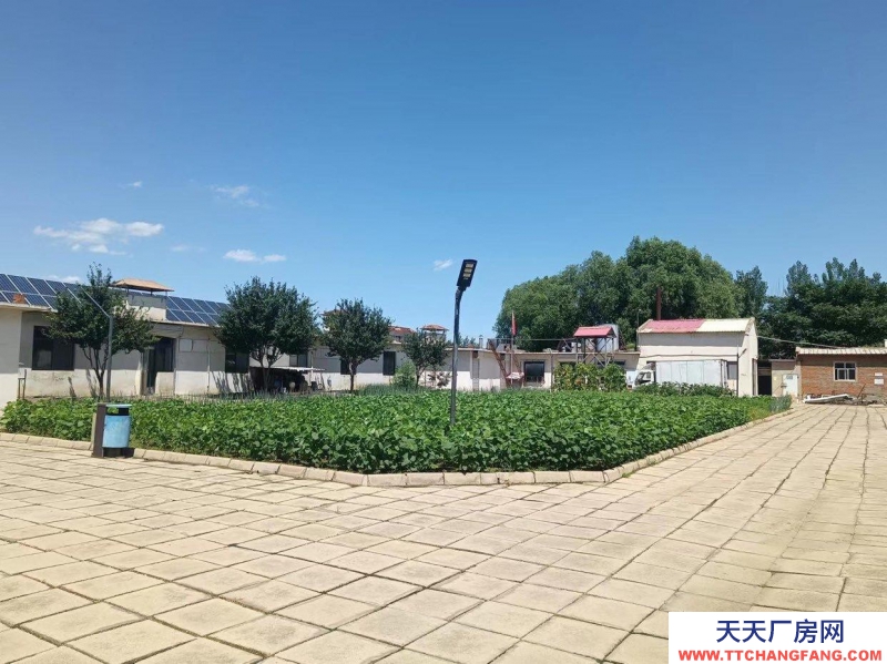 秦皇岛 北戴河 位置好，交通便利，占地10亩，地势平坦开阔。