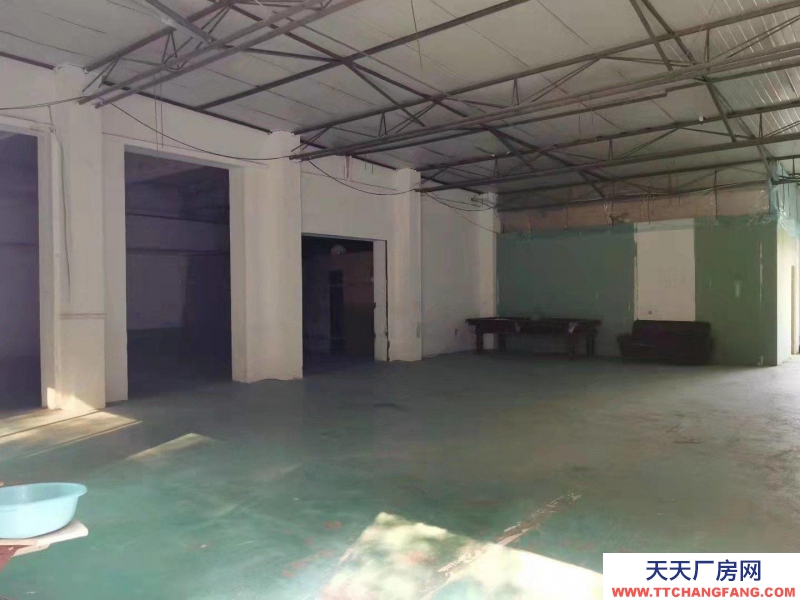 秦皇岛 北戴河 海宁路和西部快速立交下，库房出租