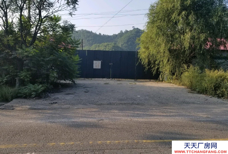 秦皇岛 青龙 大型养殖场，厂房，外加斜山坡面积更大