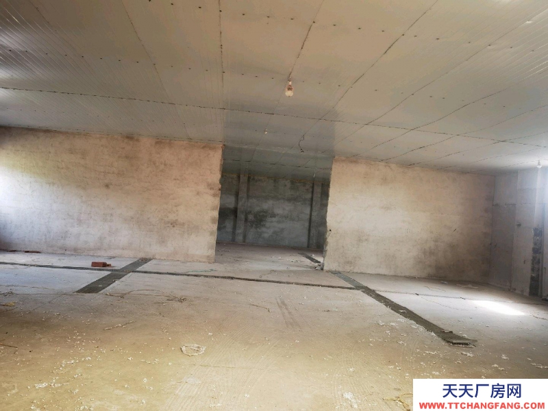 秦皇岛 昌黎  占地5亩，厂房700平，正房4间，水电天然气齐全