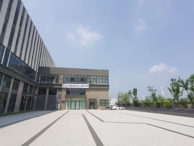 聊城临清555面积 挑高12米 有房本可按揭图1
