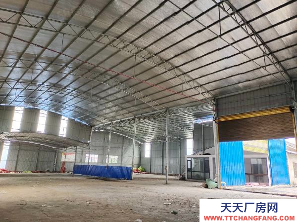 邵阳市邵东县 可进17.5米大挂车，门口有大空坪，320国道上大型仓库出租