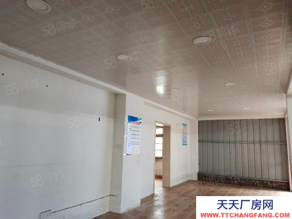 邵阳市邵东县 可进17.5米大挂车，门口有大空坪，320国道上大型仓库出租